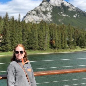 Meet your Posher, Stefanie